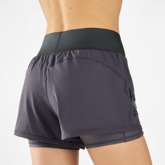 Fabletics Olesia Shine Short, Color Everglade Shine/Iron Size S - Picture 3 of 16